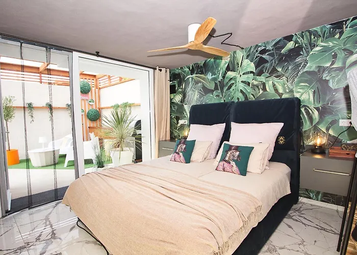 La Perla De & Sauna Experience *